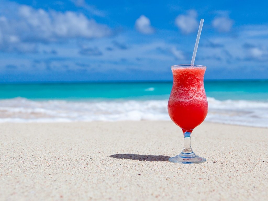 Обои природа, море, песок, пляж, океан, коктейль, тропики, nature, sea, sand, beach, the ocean, cocktail, tropics разрешение 2560x1440 Загрузить