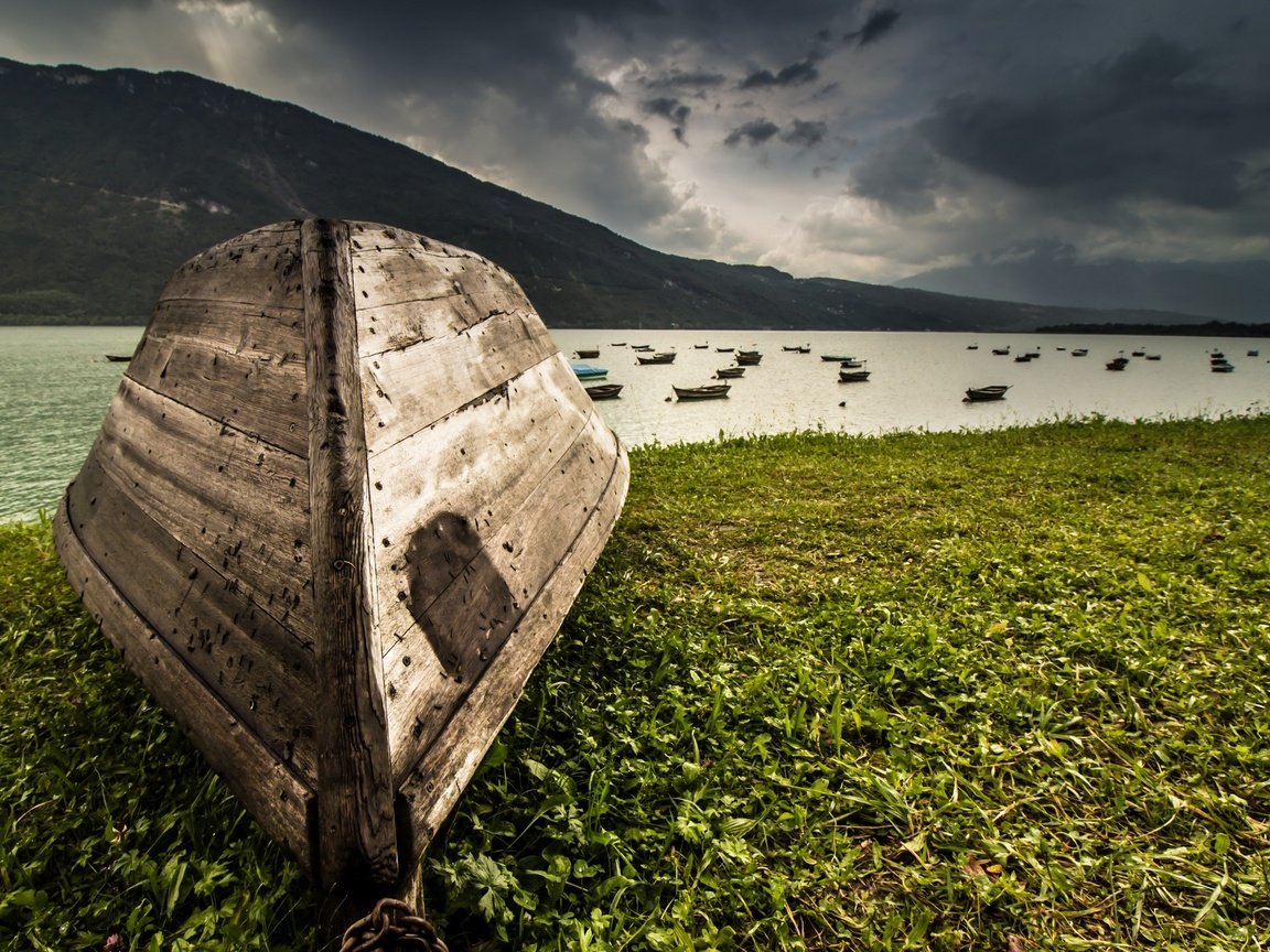 Обои река, природа, берег, зелень, гора, лодка, river, nature, shore, greens, mountain, boat разрешение 2560x1597 Загрузить