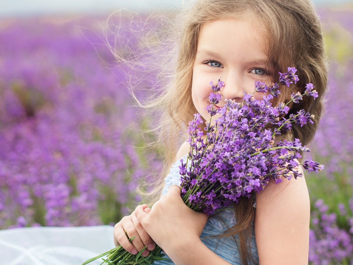 Обои цветы, настроение, девочка, ребенок, flowers, mood, girl, child разрешение 1920x1200 Загрузить
