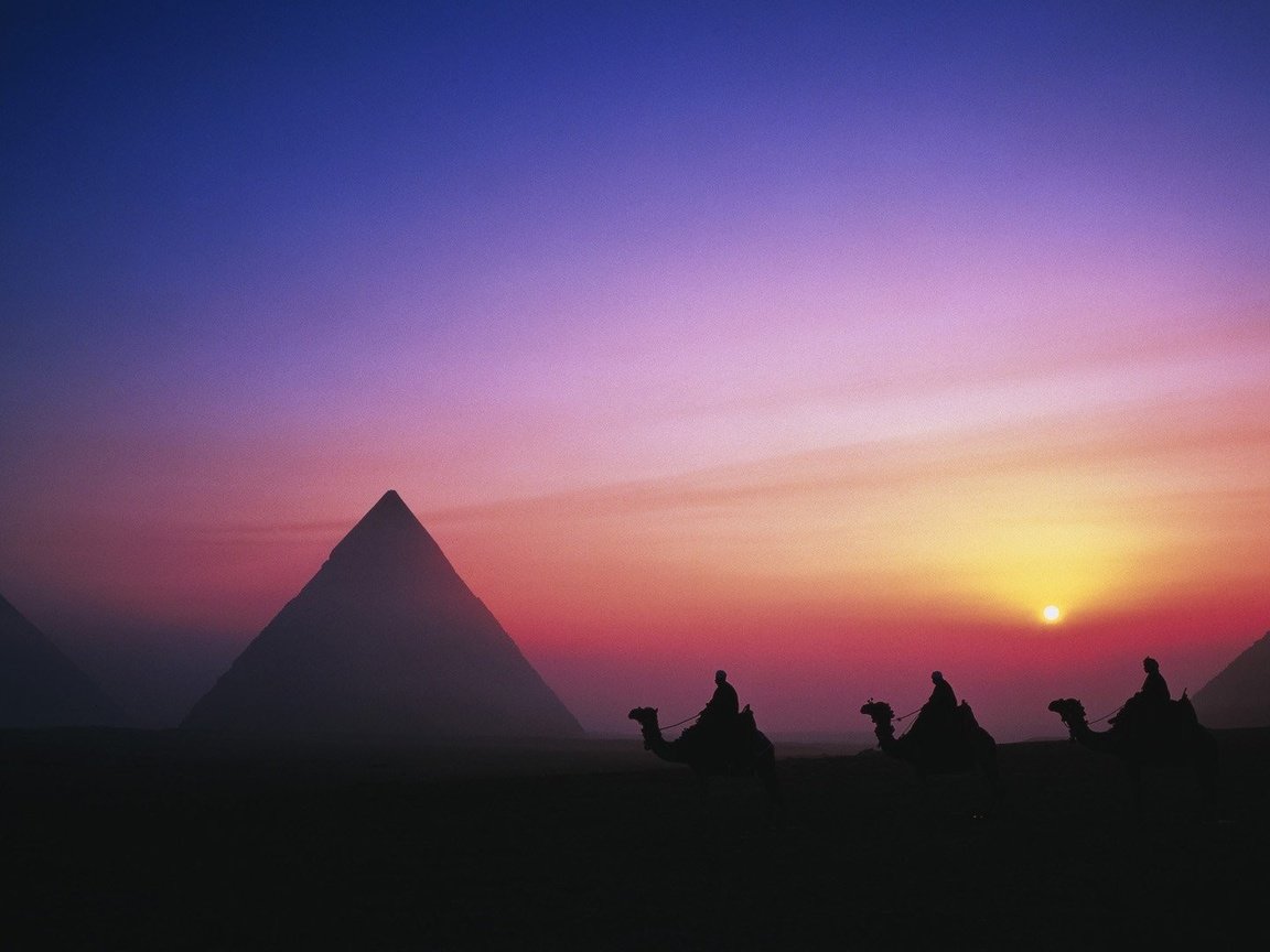 Обои закат, люди, пустыня, египет, караван, верблюды, пирамиды, sunset, people, desert, egypt, caravan, camels, pyramid разрешение 1920x1080 Загрузить