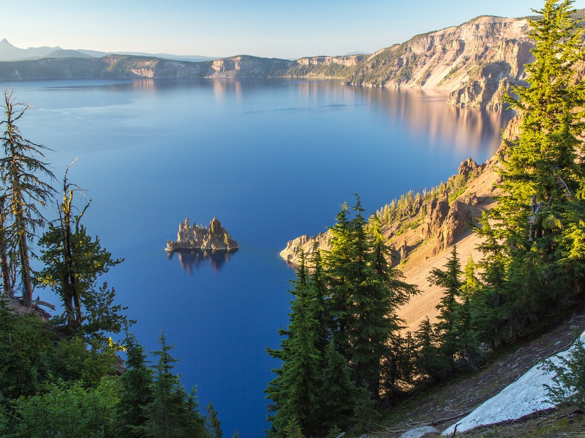 Обои деревья, озеро, скалы, остров, орегон, crater lake national park, кратерное озеро, trees, lake, rocks, island, oregon, crater lake разрешение 3840x2400 Загрузить