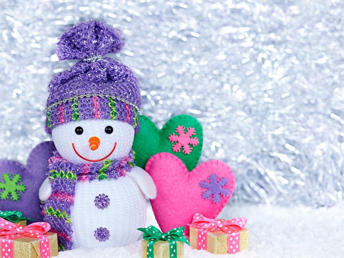 Обои снег, новый год, подарки, снеговик, рождество, сердечки, snow, new year, gifts, snowman, christmas, hearts разрешение 2880x1800 Загрузить