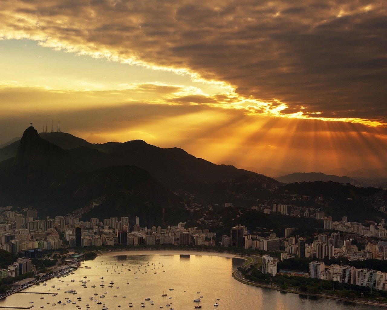 Обои бразилия, рио-де-жанейро, лучи солнце, brazil, rio de janeiro, the rays of the sun разрешение 2000x1313 Загрузить