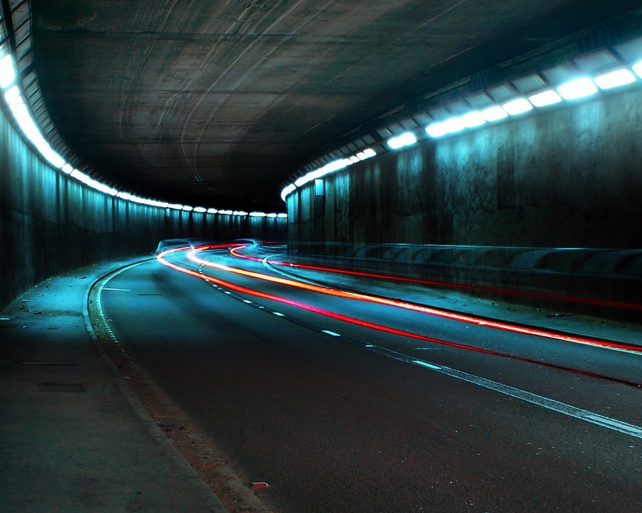 Обои дорога, огни, туннель, выдержка, фары, road, lights, the tunnel, excerpt разрешение 1920x1440 Загрузить