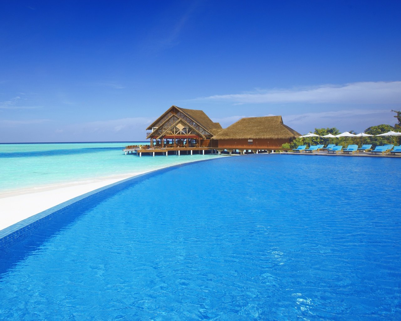 Обои пляж, бунгало, тропики, мальдивы, beach, bungalow, tropics, the maldives разрешение 4142x3135 Загрузить