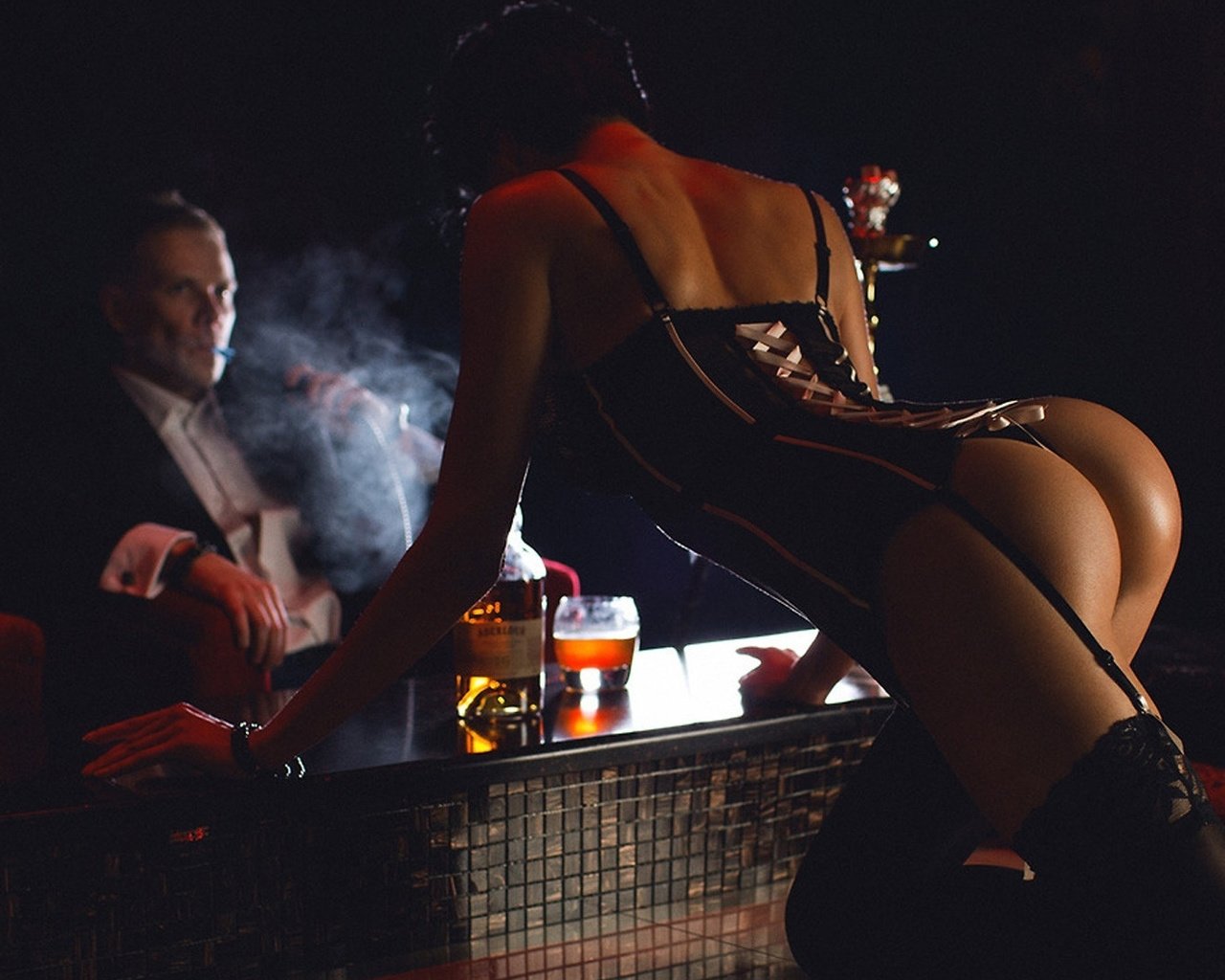 Обои сексуальная стриптизерша у барной стойки, шикарная попка, sexy stripper at the bar, gorgeous ass разрешение 1920x1080 Загрузить