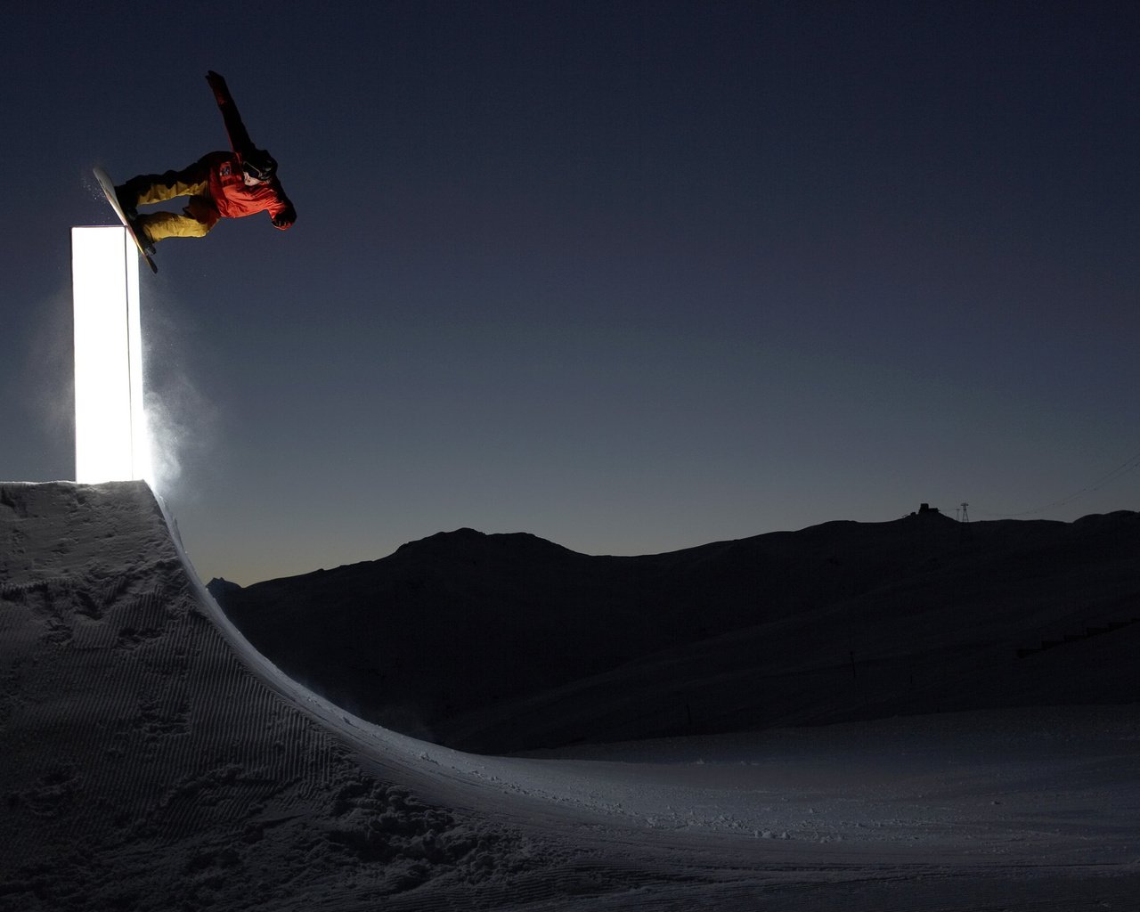Обои свет, ночь, сноуборд, cноуборд, трамплин, light, night, snowboard, jump разрешение 2560x1600 Загрузить