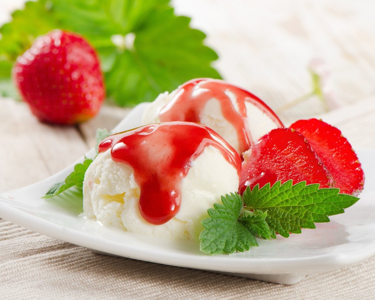 Обои мята, мороженое, клубника, сладкое, десерт, mint, ice cream, strawberry, sweet, dessert разрешение 3378x2862 Загрузить