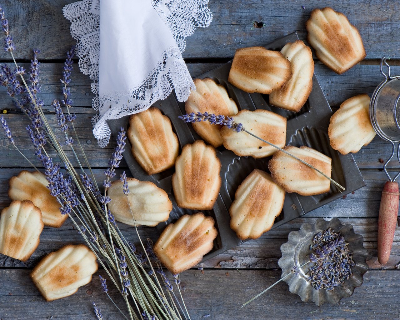 Обои лаванда, сладкое, печенье, выпечка, anna verdina, мадлены, madeleins, мадлен, lavender, sweet, cookies, cakes, his wife's, madeleine разрешение 2000x1331 Загрузить