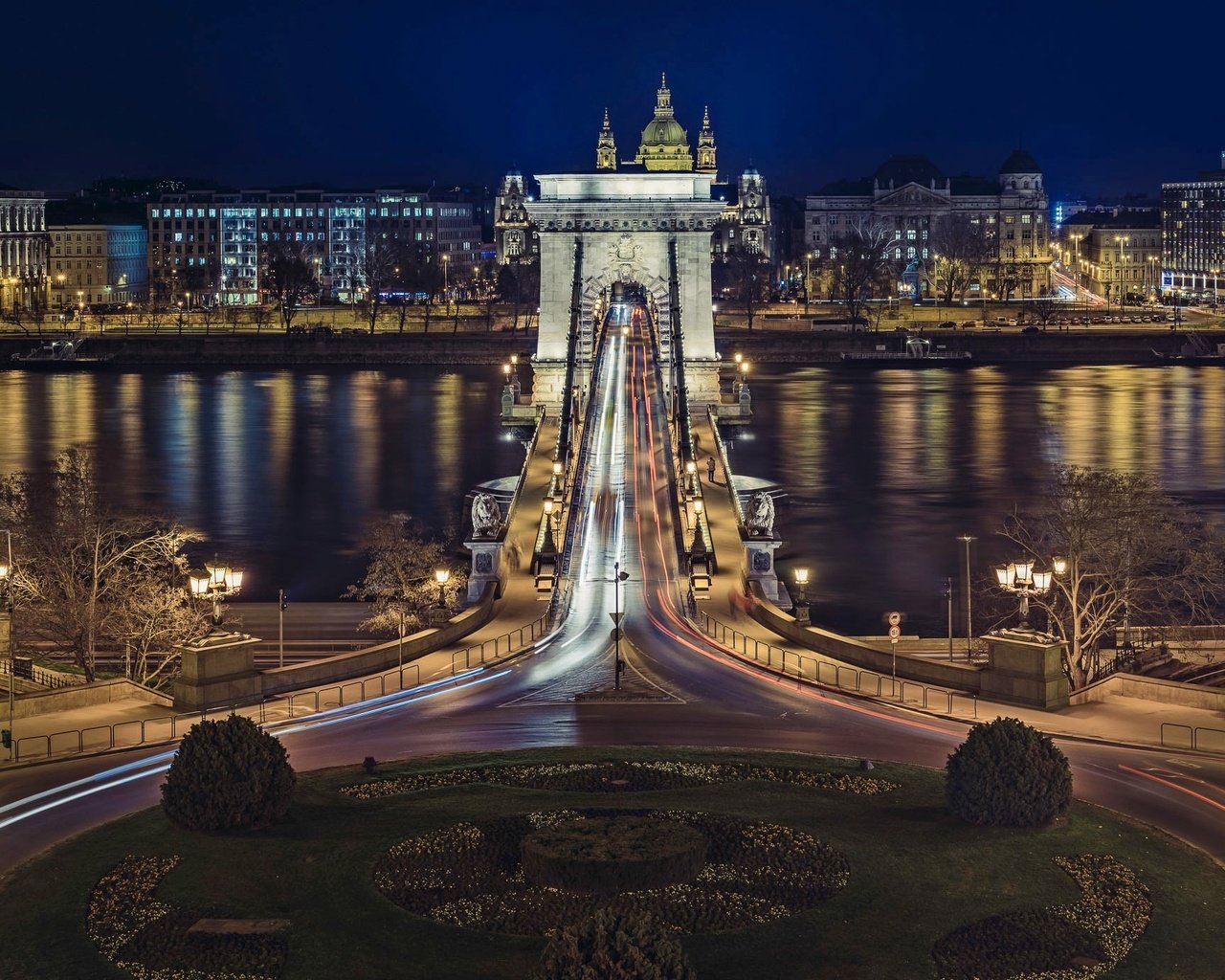 Обои венгрия, будапешт, дунай, цепной мост, ночь. огни, hungary, budapest, the danube, chain bridge, night. lights разрешение 2048x1383 Загрузить