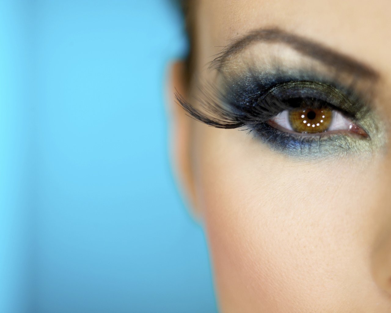 Обои глаз, макияж, женщина, наращивание ресниц, eyes, makeup, woman, eyelash extensions разрешение 2127x1412 Загрузить