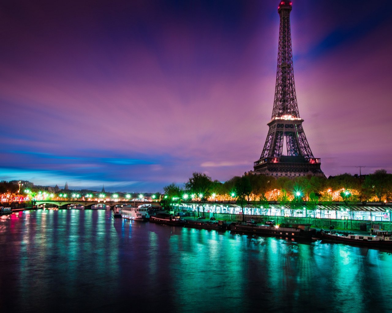 Обои огни, вечер, река, париж, франция, эйфелева башня, lights, the evening, river, paris, france, eiffel tower разрешение 1920x1200 Загрузить