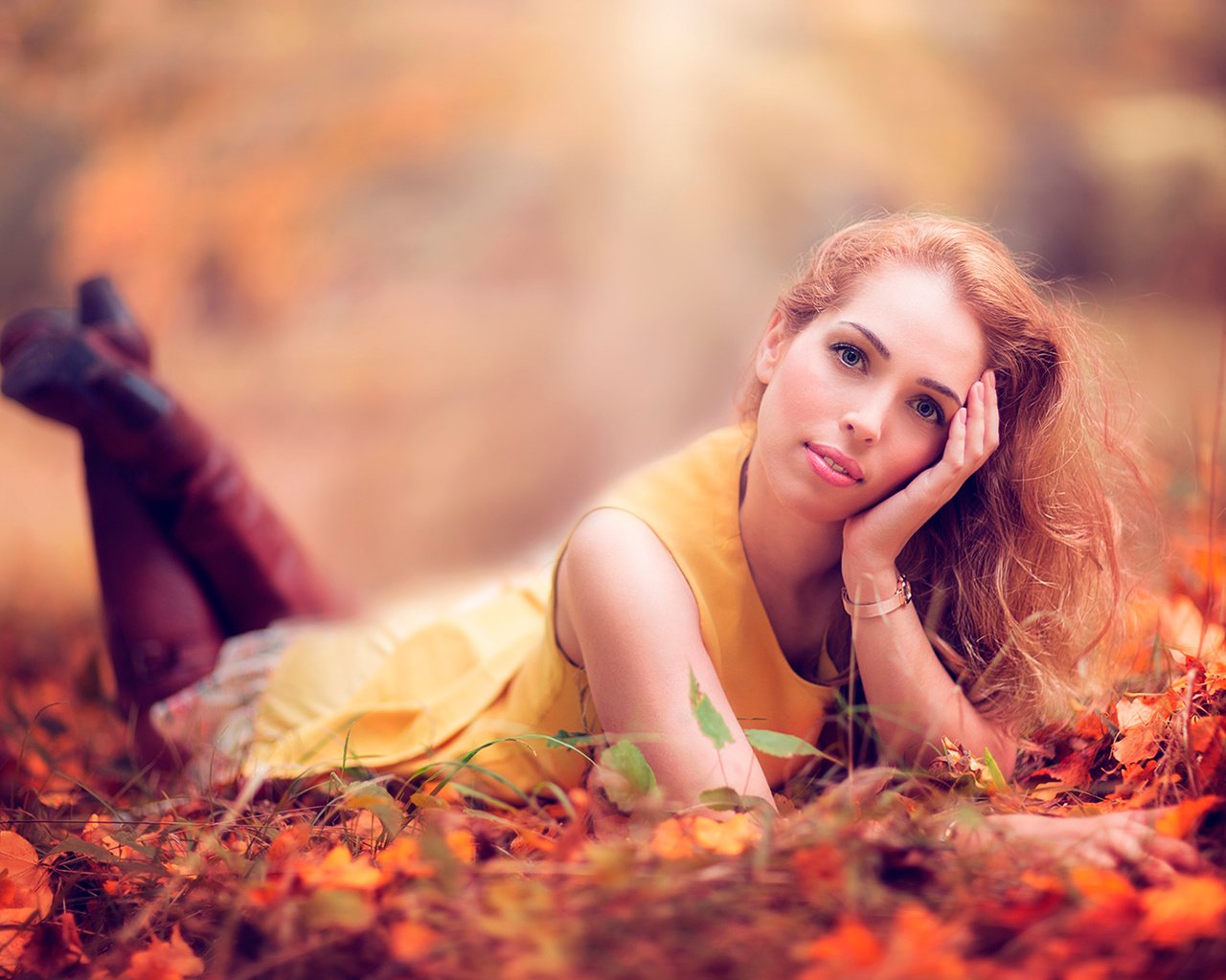 Обои листья, девушка, портрет, осень, leaves, girl, portrait, autumn разрешение 1920x1280 Загрузить