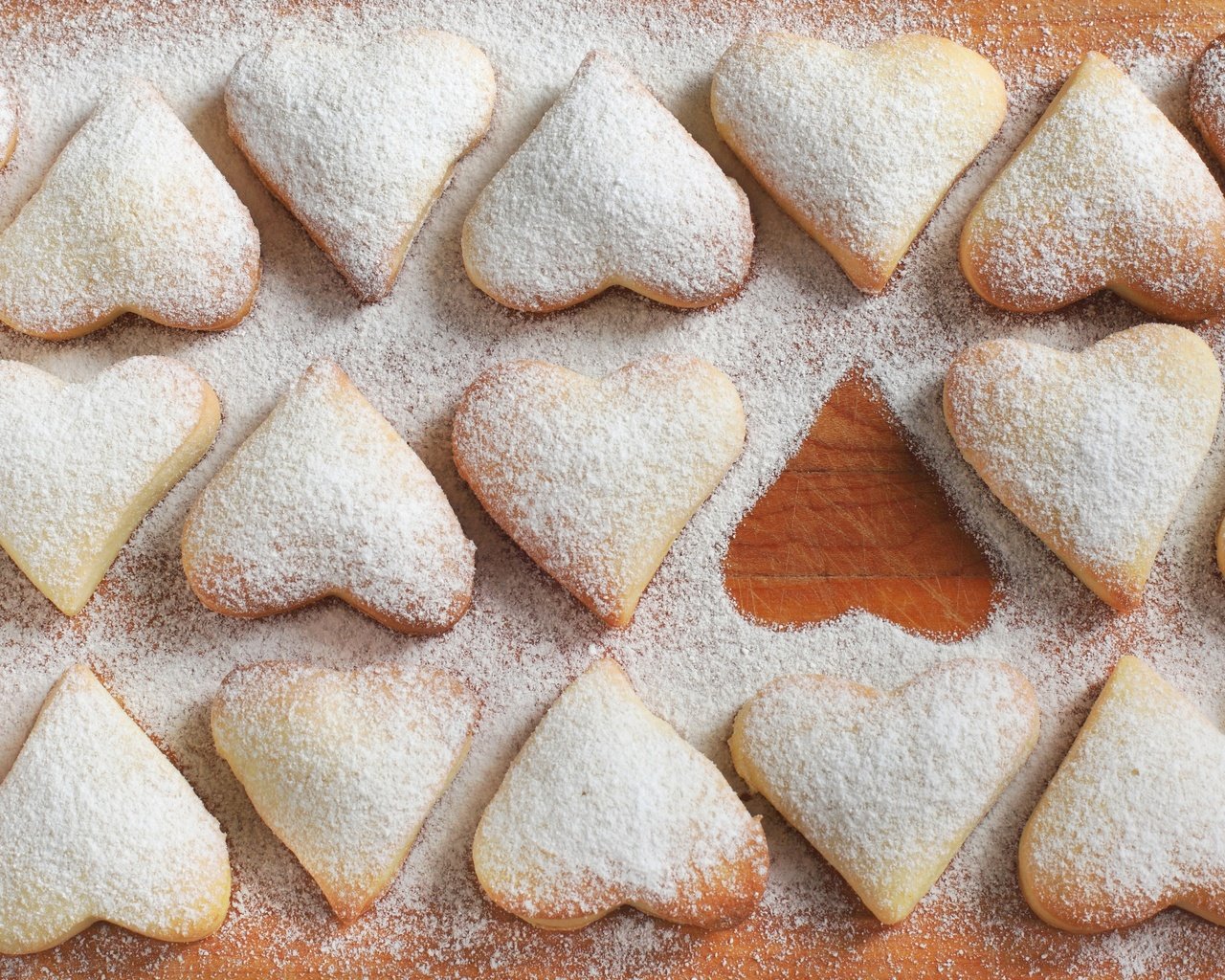 Обои сердце, сладкое, печенье, выпечка, baking, сердечка, heart, sweet, cookies, cakes разрешение 2880x2186 Загрузить