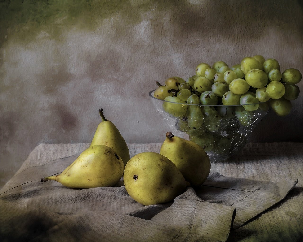 Обои виноград, фрукты, ваза, натюрморт, груши, grapes, fruit, vase, still life, pear разрешение 2899x1920 Загрузить