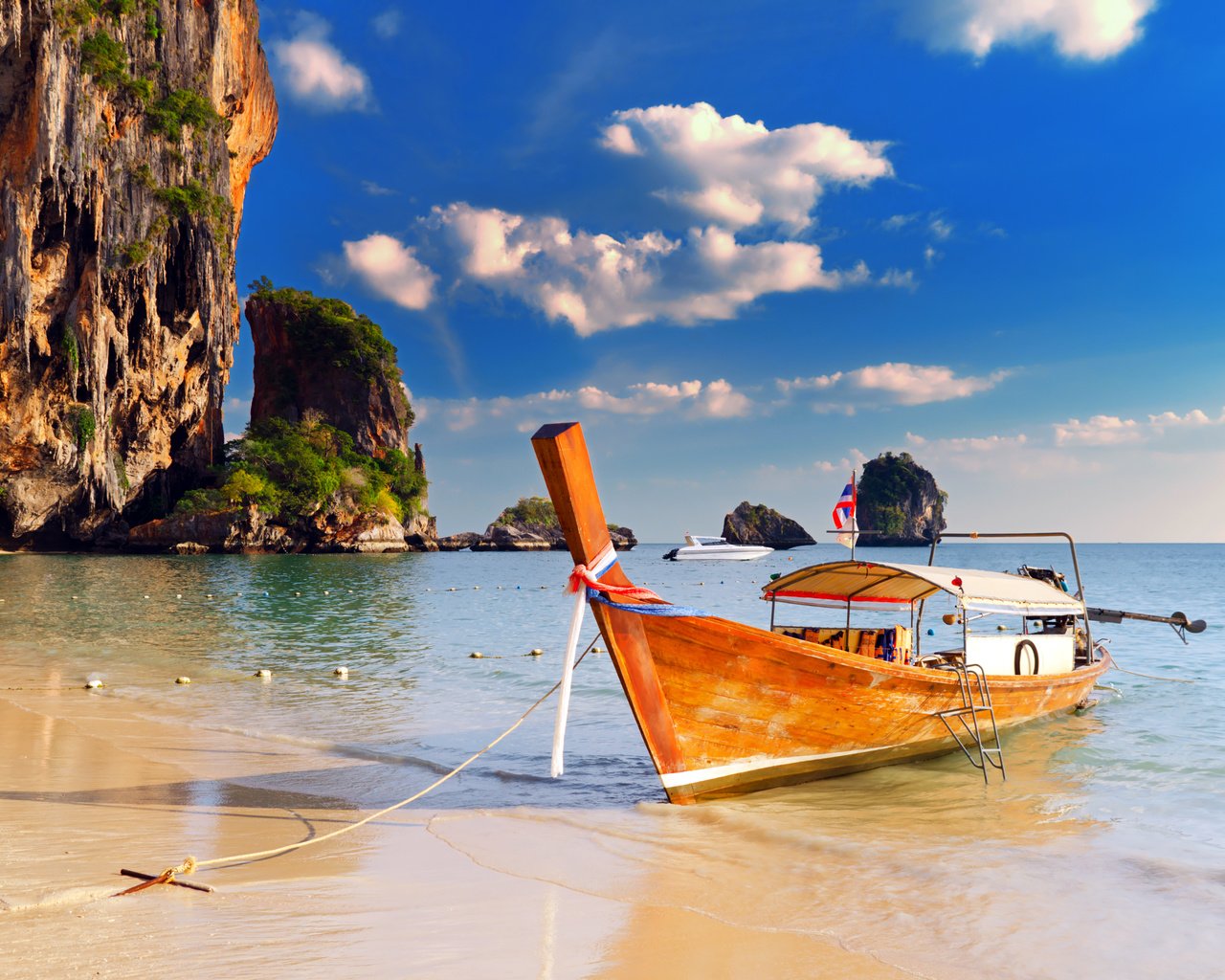 Обои скалы, море, пляж, лодка, отдых, таиланд, rocks, sea, beach, boat, stay, thailand разрешение 4714x3162 Загрузить
