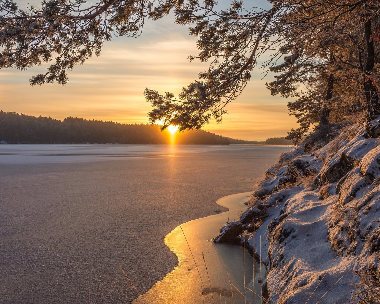 Обои озеро, зима, утро, рассвет, швеция, швеции, lake, winter, morning, dawn, sweden разрешение 2048x1365 Загрузить