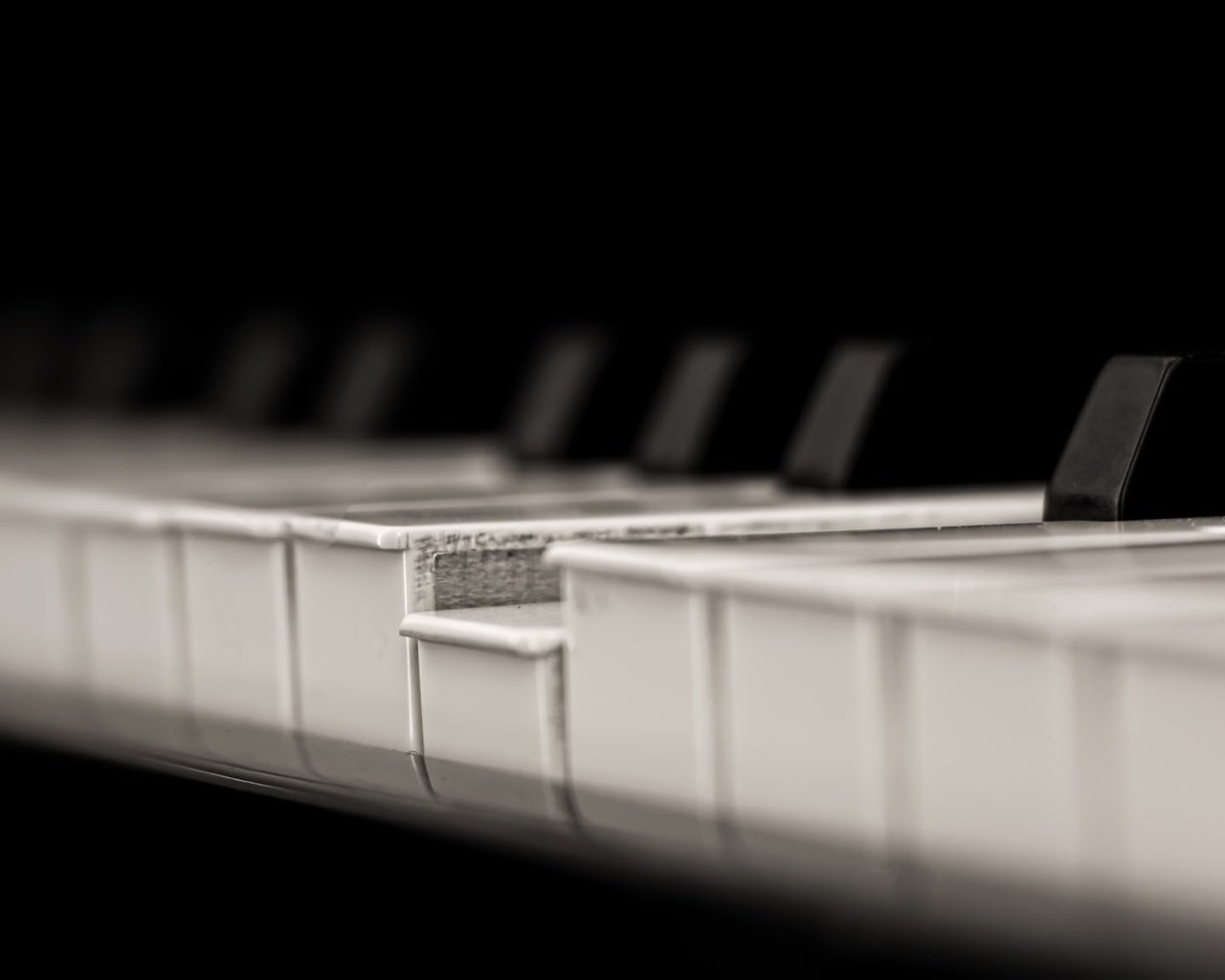 Обои макро, музыка, пианино, музыкальный инструмент, macro, music, piano, musical instrument разрешение 2048x1152 Загрузить