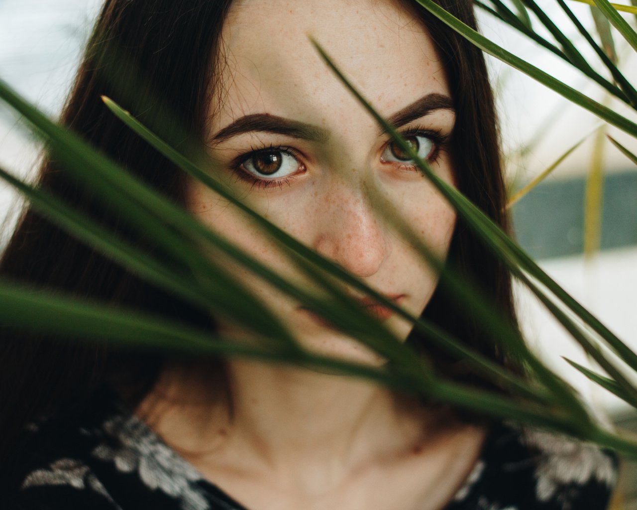 Обои глаза, природа, девушка, портрет, весна, лицо, веснушки, eyes, nature, girl, portrait, spring, face, freckles разрешение 5184x3456 Загрузить