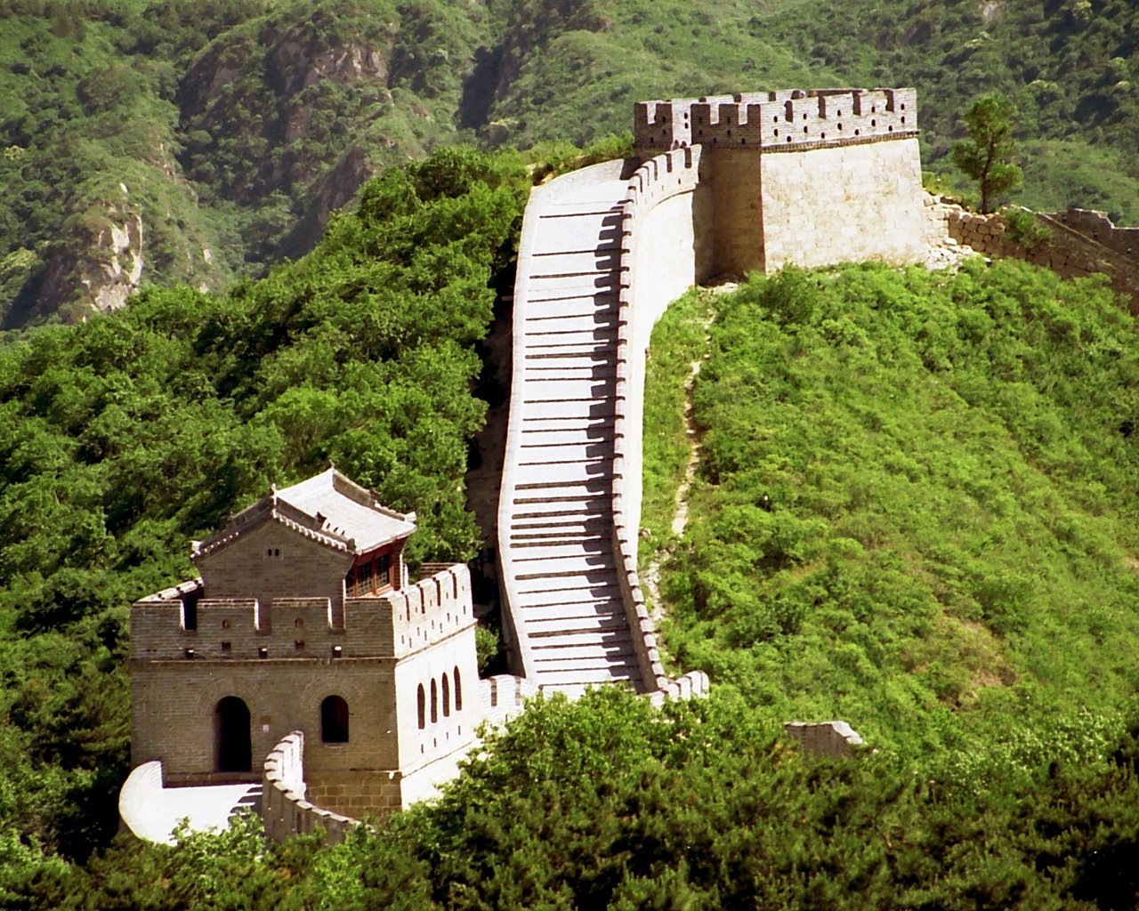 Обои горы, холмы, китай, великая китайская стена, растительность, mountains, hills, china, the great wall of china, vegetation разрешение 1920x1440 Загрузить