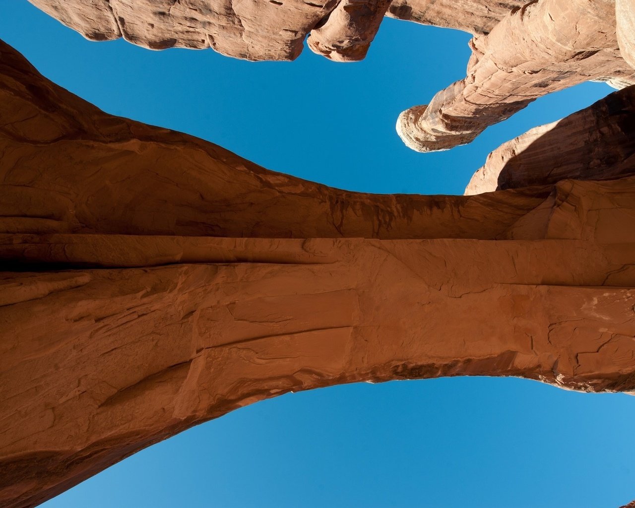 Обои небо, скалы, пейзаж, каньон, юта, национальный парк арки, the sky, rocks, landscape, canyon, utah, arches national park разрешение 2000x1330 Загрузить