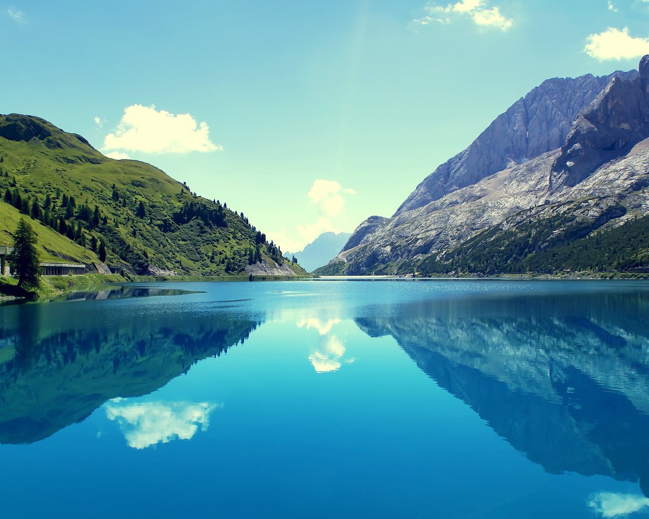 Обои небо, облака, озеро, горы, отражение, италия, marmoleda, the sky, clouds, lake, mountains, reflection, italy разрешение 2560x1600 Загрузить