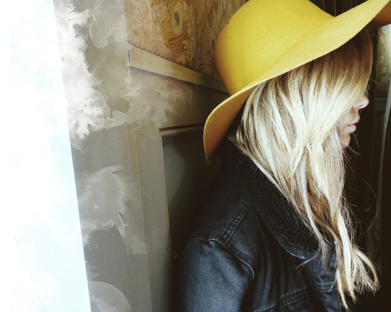 Обои блондинка, профиль, актриса, шляпа, эшли бенсон, blonde, profile, actress, hat, ashley benson разрешение 2048x1365 Загрузить