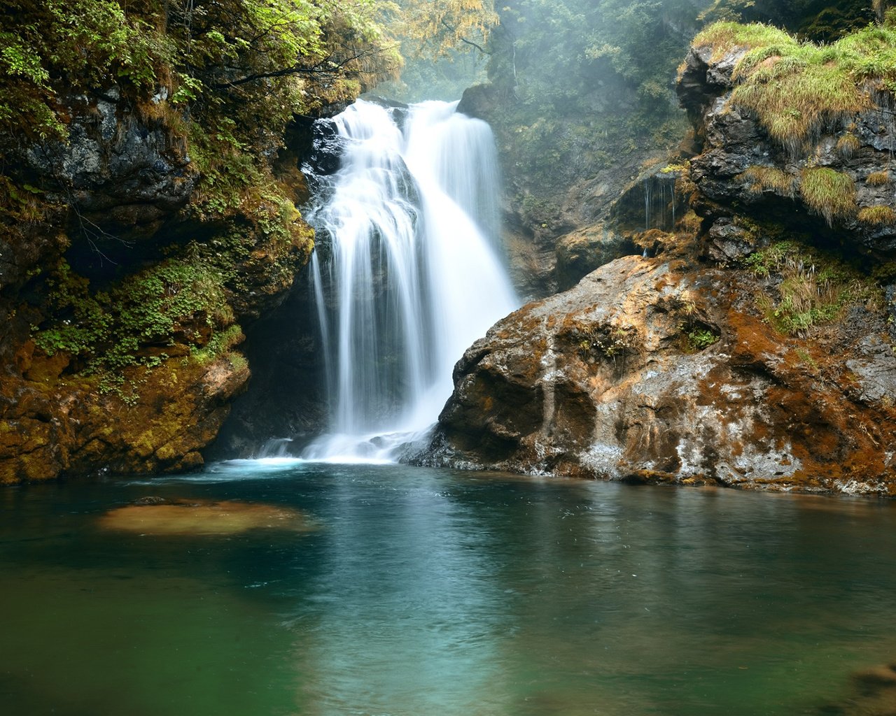 Обои река, скалы, природа, водопад, nikolay sapronov, river, rocks, nature, waterfall разрешение 1920x1200 Загрузить