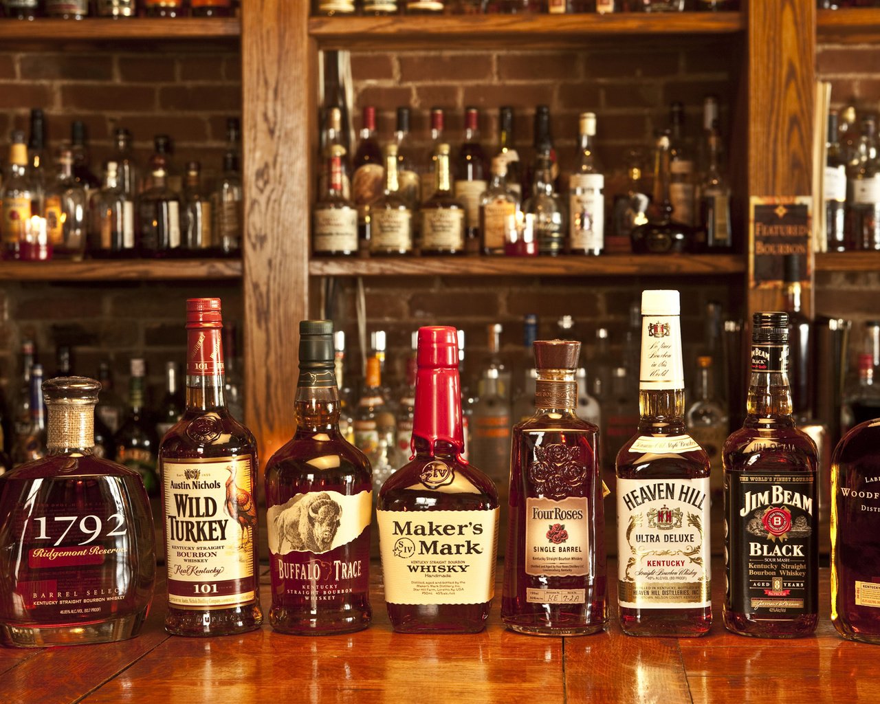 Обои стойка, бар, бренди, напитки, бурбон, бутылки, алкоголь, коньяк, бренд, виски, ром, stand, bar, brandy, drinks, bourbon, bottle, alcohol, cognac, brand, whiskey, rum разрешение 1920x1200 Загрузить