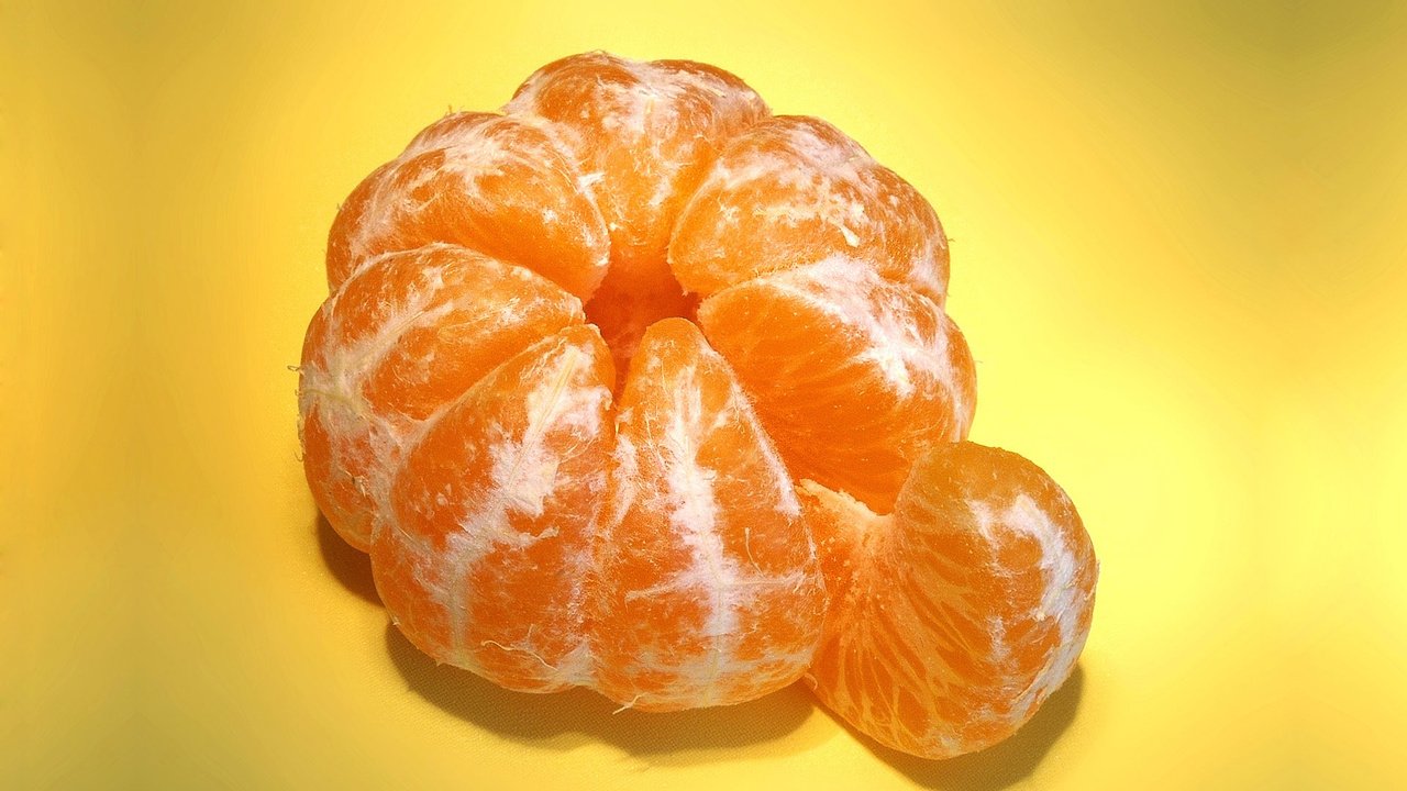 Обои макро, фрукт, мандарин, долька мандарина, macro, fruit, mandarin, a slice of tangerine разрешение 1920x1200 Загрузить