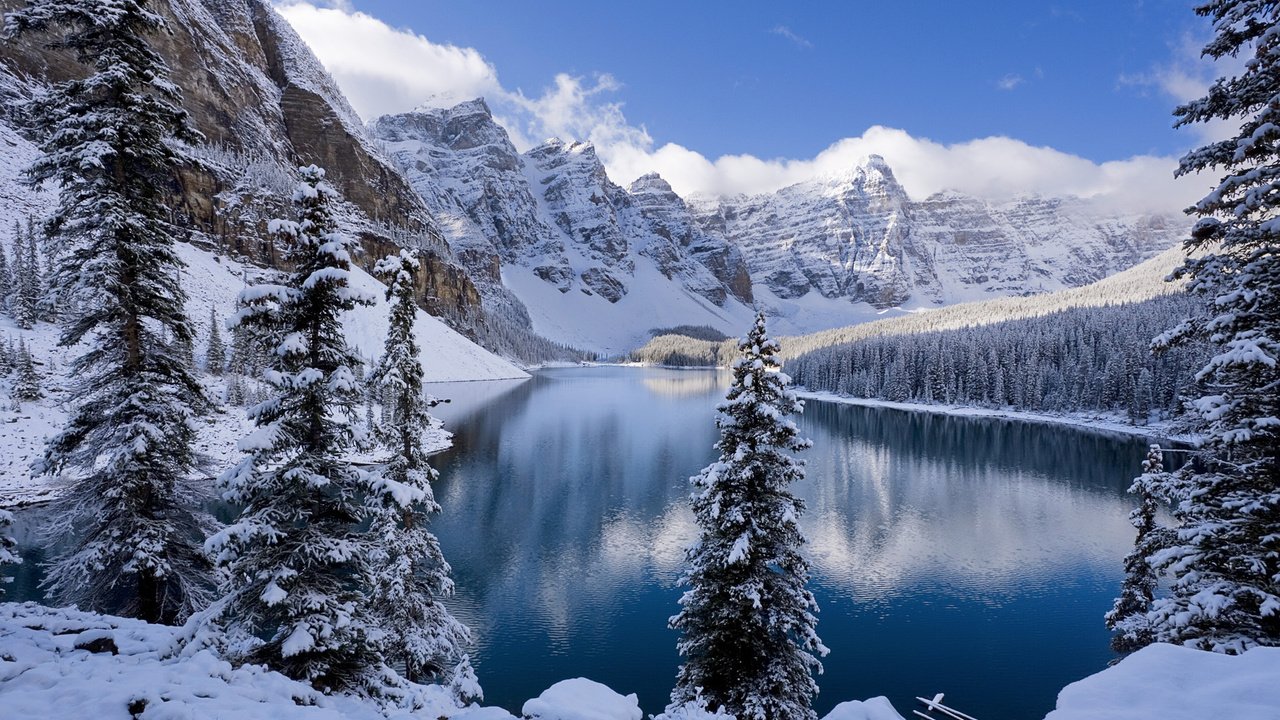 Обои озеро, горы, зима, канада, альберта, озеро морейн, lake, mountains, winter, canada, albert, moraine lake разрешение 1920x1200 Загрузить