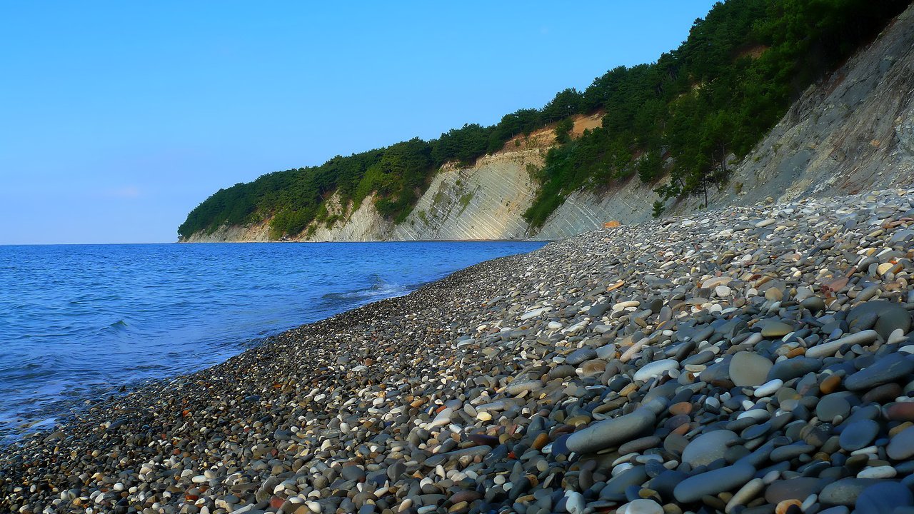 Обои камни, море, пляж, кусты, stones, sea, beach, the bushes разрешение 1920x1200 Загрузить