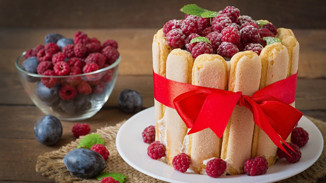 Обои малина, ягоды, торт, десерт, бант, сливы, савоярди, raspberry, berries, cake, dessert, bow, plum, savoiardi разрешение 3000x2000 Загрузить