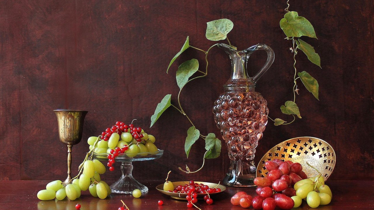 Обои виноград, ягоды, вино, вина, смородина, кубок, графин, still-life, grapes, berries, wine, currants, cup, decanter разрешение 1920x1345 Загрузить