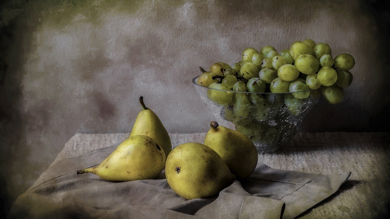 Обои виноград, фрукты, ваза, натюрморт, груши, grapes, fruit, vase, still life, pear разрешение 2899x1920 Загрузить