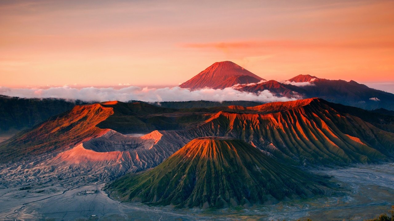 Обои горы, вулкан, индонезия, ява, бромо, тенгер, mountains, the volcano, indonesia, java, bromo, tanger разрешение 2560x1440 Загрузить