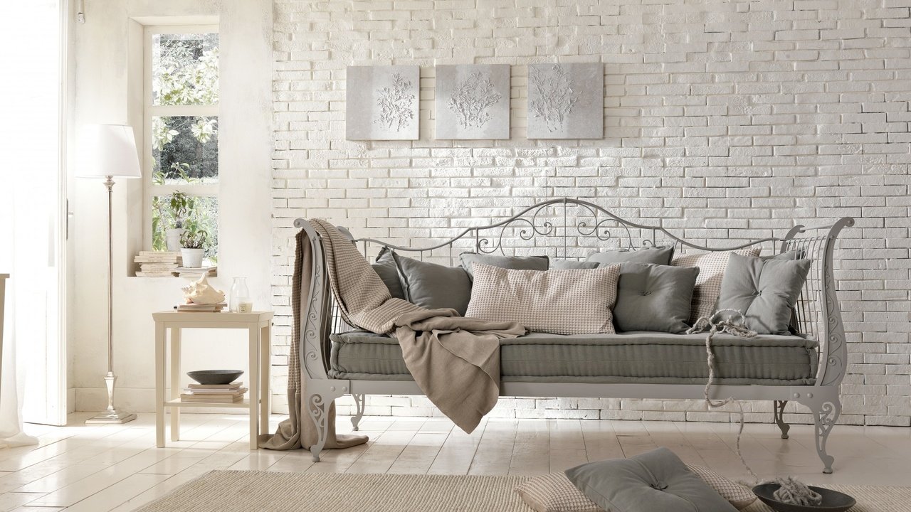 Обои интерьер, кирпич, диван, кантри, ковка, interior, brick, sofa, country разрешение 1920x1080 Загрузить