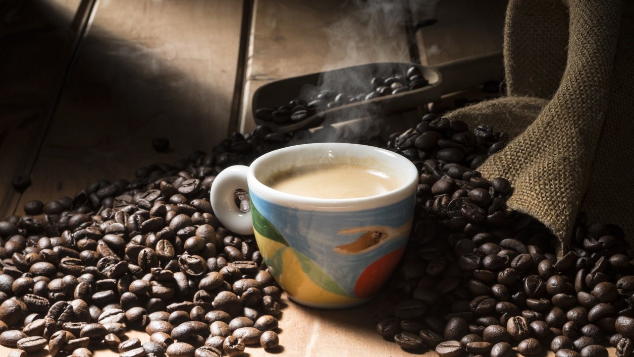Обои кофе, чашка, кофейные зерна, мешковина, совок, coffee, cup, coffee beans, burlap, scoop разрешение 7014x4324 Загрузить