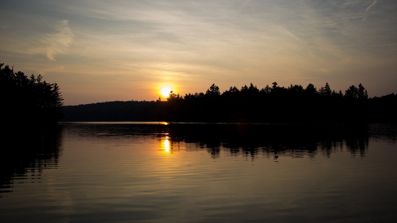 Обои небо, вечер, река, солнце, природа, лес, горизонт, the sky, the evening, river, the sun, nature, forest, horizon разрешение 3840x2560 Загрузить