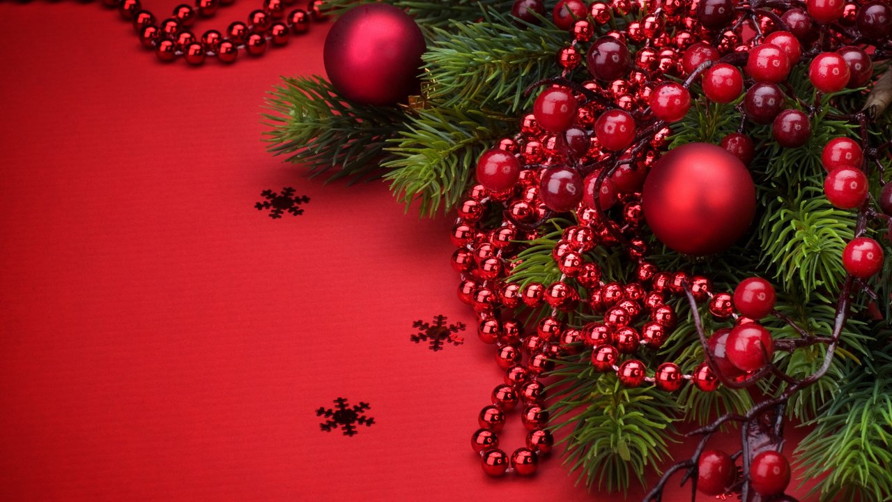 Обои новый год, шары, бусы, праздник, рождество, украшение, ветки ели, new year, balls, beads, holiday, christmas, decoration, fir-tree branches разрешение 1920x1200 Загрузить
