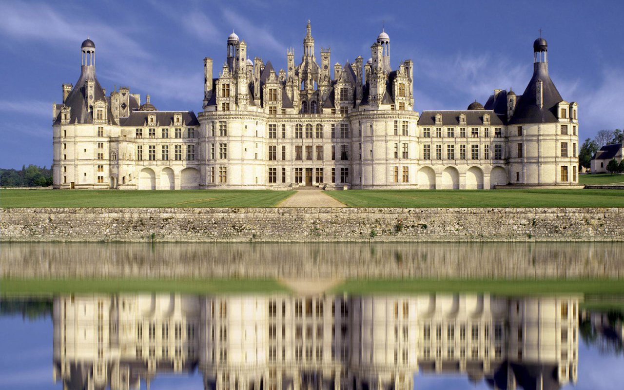 Обои замок, франция, отражение в воде, замок шамбор, castle, france, the reflection in the water, chambord castle разрешение 1920x1200 Загрузить