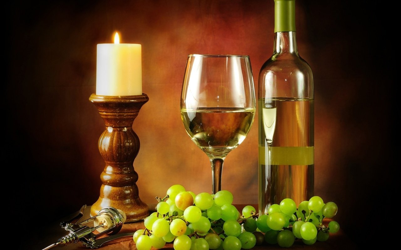 Обои виноград, бокал, вино, свеча, бутылка, белое вино, штопор, grapes, glass, wine, candle, bottle, white wine, corkscrew разрешение 2560x1600 Загрузить