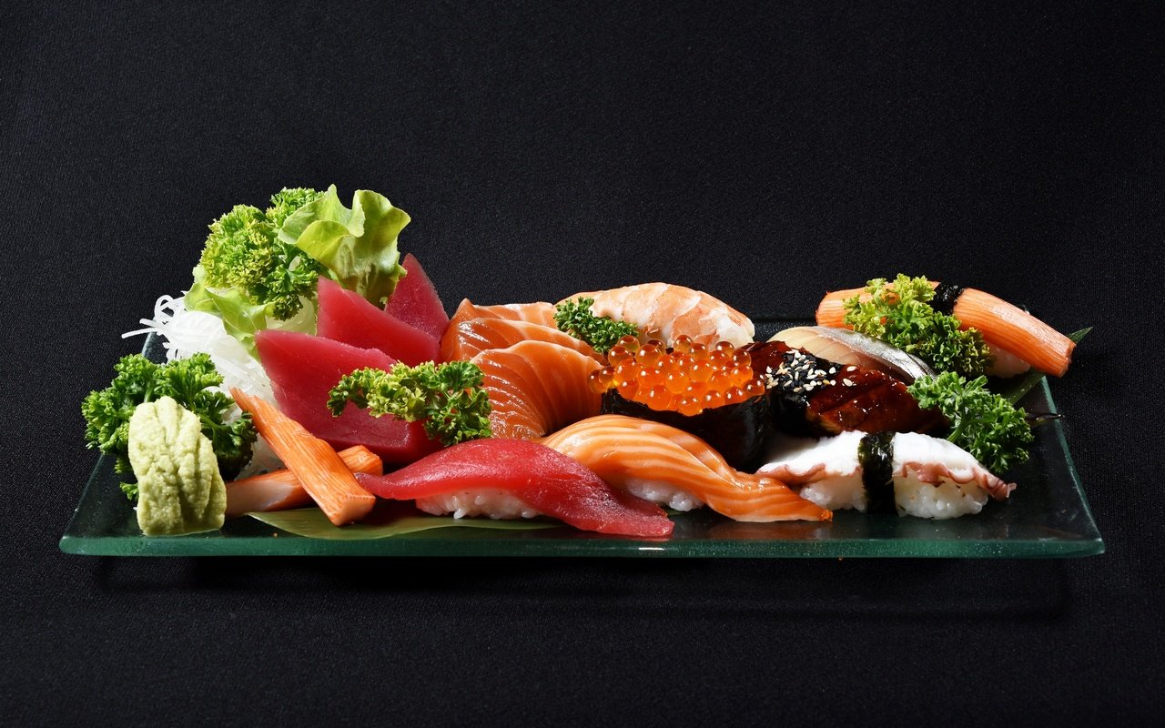 Обои рыба, икра, японская еда, суши, роллы, морепродукты, японская кухня, fish, caviar, japanese food, sushi, rolls, seafood, japanese cuisine разрешение 2880x1920 Загрузить