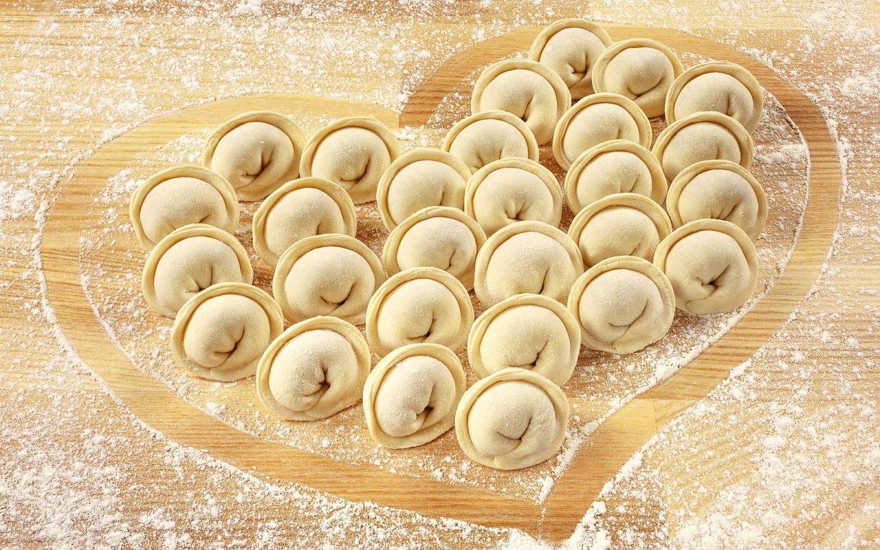 Обои сердце, любовь, тесто, мука, пельмени, heart, love, the dough, flour, dumplings разрешение 4400x3023 Загрузить