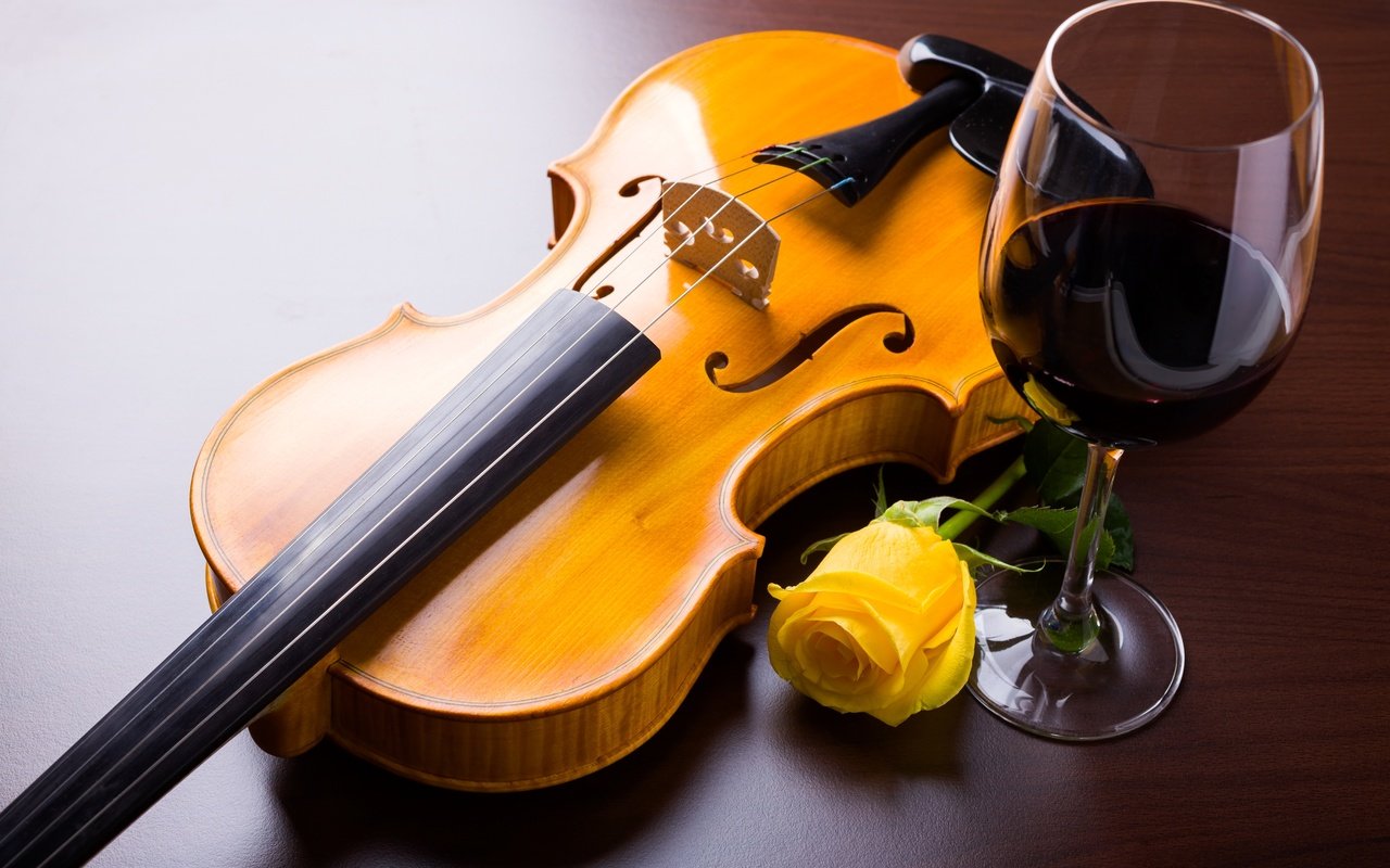 Обои цветок, скрипка, роза, струны, бокал, вино, музыкальный инструмент, flower, violin, rose, strings, glass, wine, musical instrument разрешение 4800x3200 Загрузить