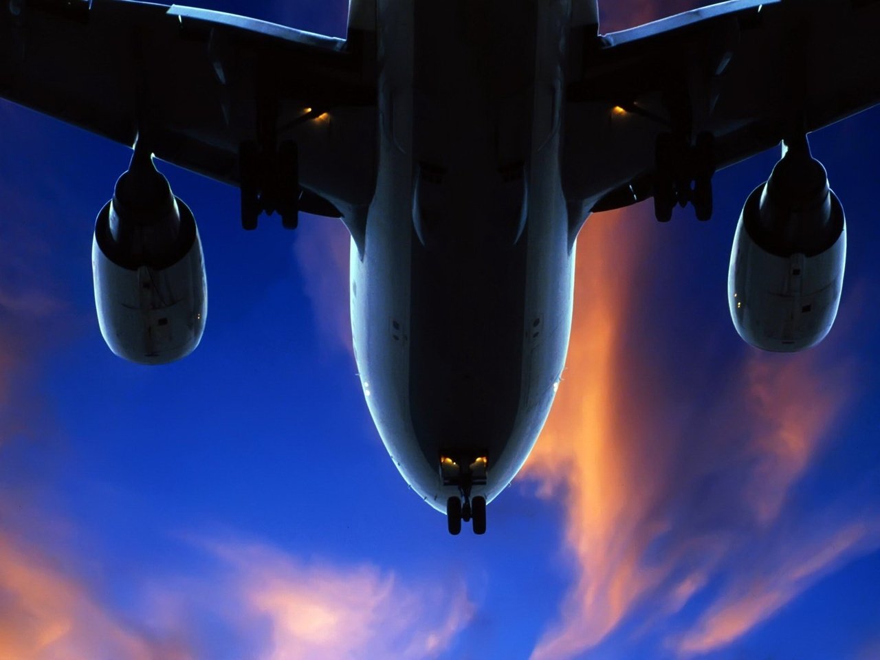 Обои небо, облака, самолет, турбины, the sky, clouds, the plane, turbine разрешение 1920x1200 Загрузить