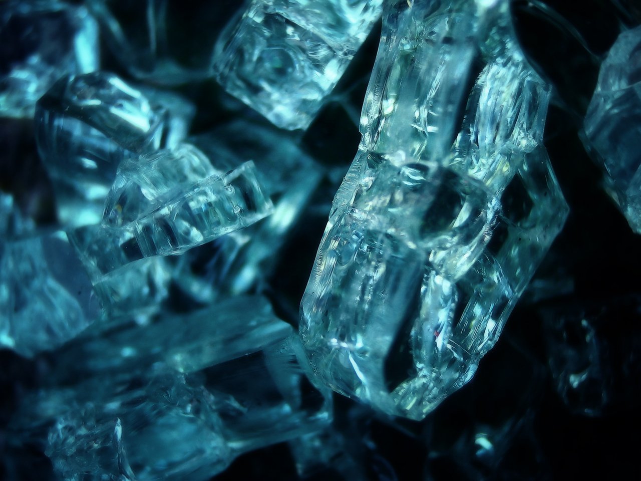 Обои лёд, осколки, стекло, ice, fragments, glass разрешение 1920x1200 Загрузить