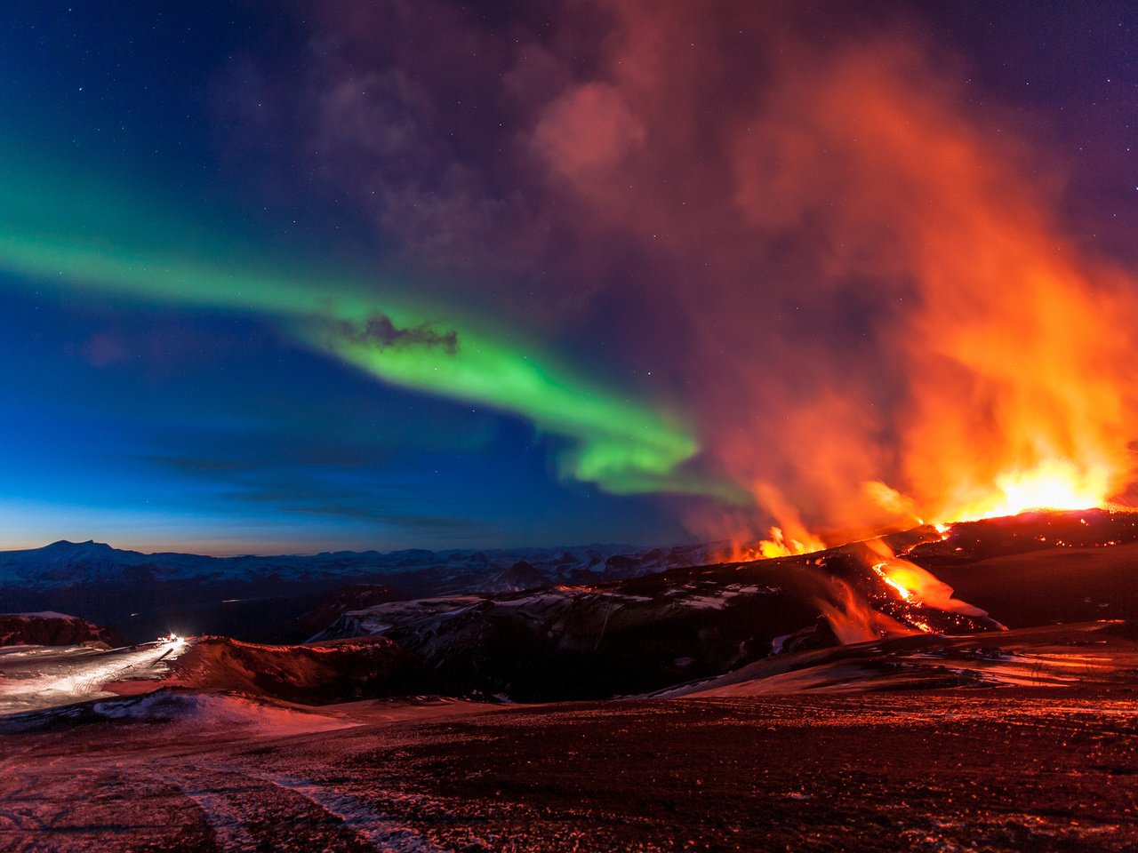 Обои северное сияние, исландия, northern lights, iceland разрешение 2048x1363 Загрузить