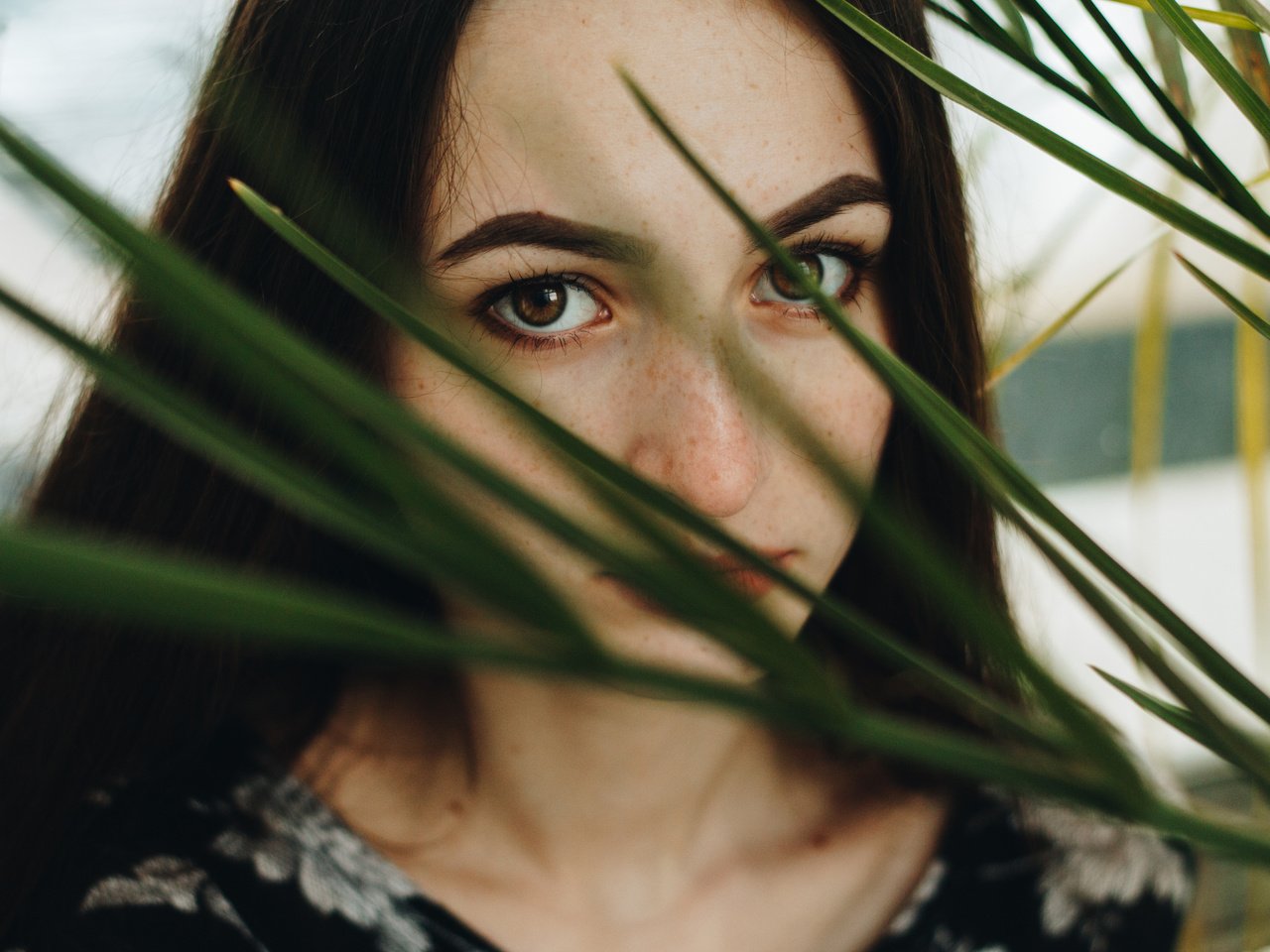 Обои глаза, природа, девушка, портрет, весна, лицо, веснушки, eyes, nature, girl, portrait, spring, face, freckles разрешение 5184x3456 Загрузить