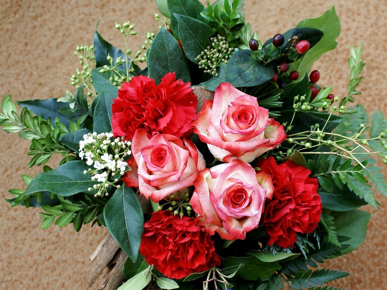 Обои цветы, роза, лепестки, букет, гвоздика, flowers, rose, petals, bouquet, carnation разрешение 1920x1212 Загрузить